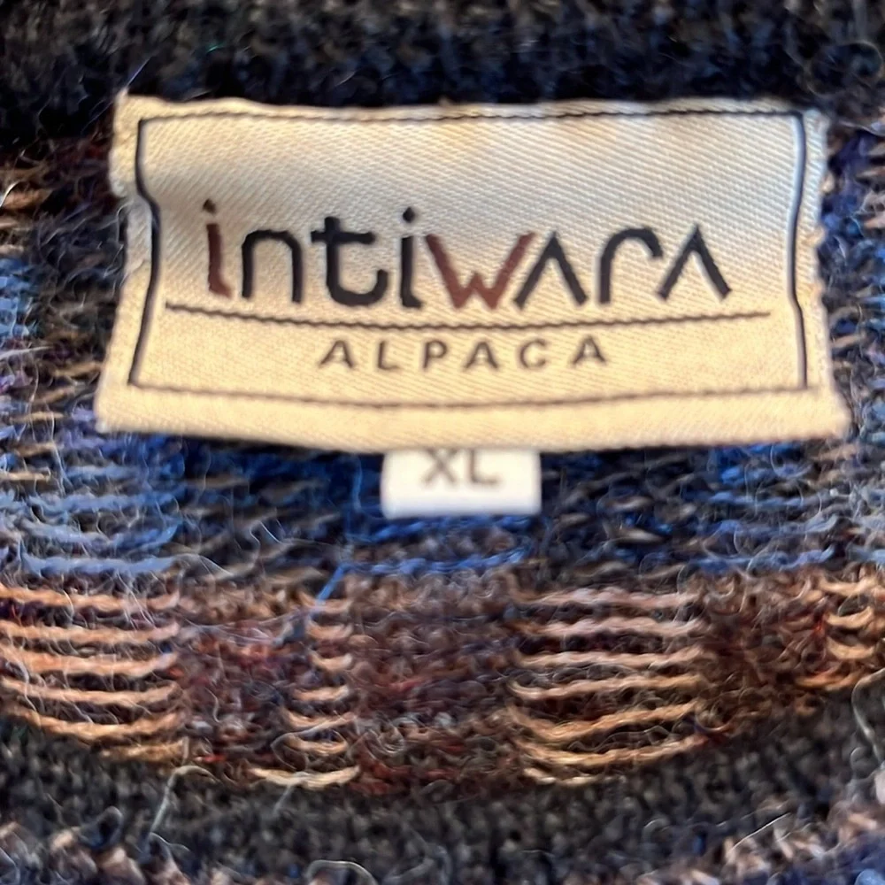 Intiwara‎ Hand Made 100% Alpaca Sweater